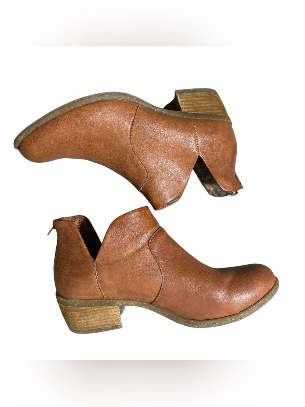 A3- Women’s 8.5 Brown Ankle Booties - Classic Casual Chelsea Style